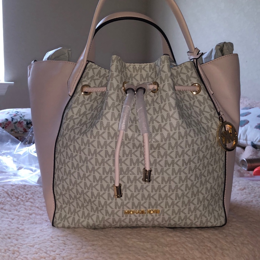 Large two toned bucket bag